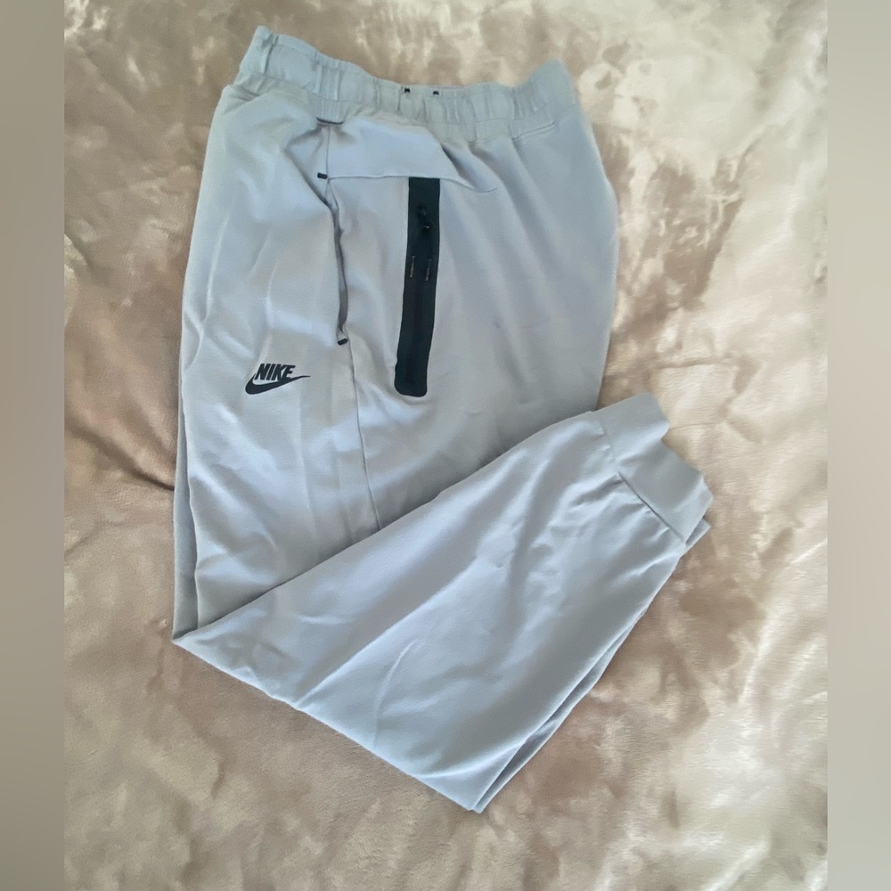 Men’s Nike Joggers. XL